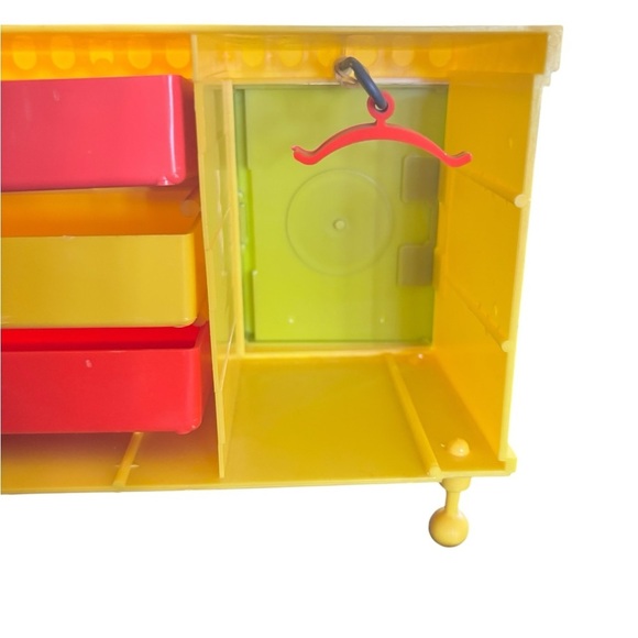Vintage 1964 Suzy Cute Doll Crib Dresser Armoire Closet Yellow Orange Coat Rack - Picture 11 of 12
